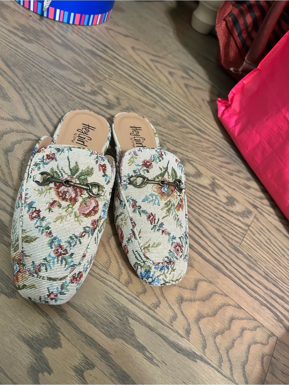 Hey girl by corkys womens charmer floral mule size 9 brand new - Picture 2 of 4